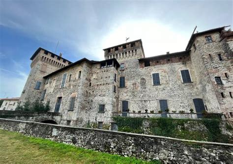 Somma Lombardo Brothel