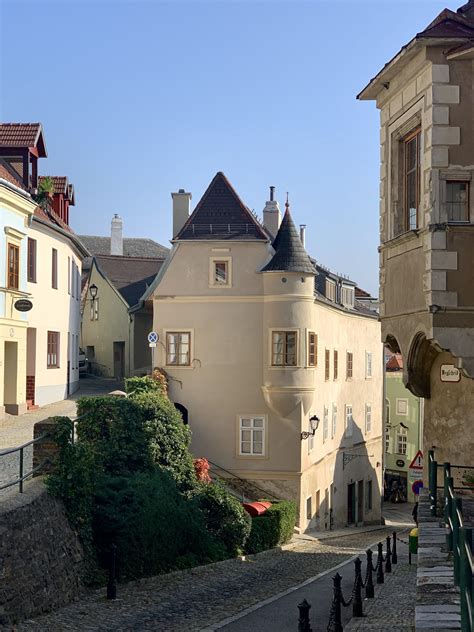 Krems An Der Donau Prostitute