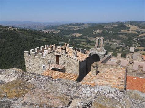 Castello Di Cisterna Sex Escort