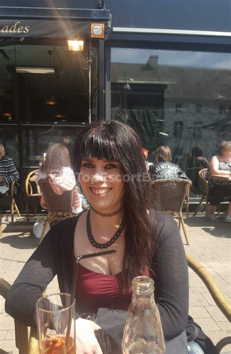 Courcelles Sex Escort